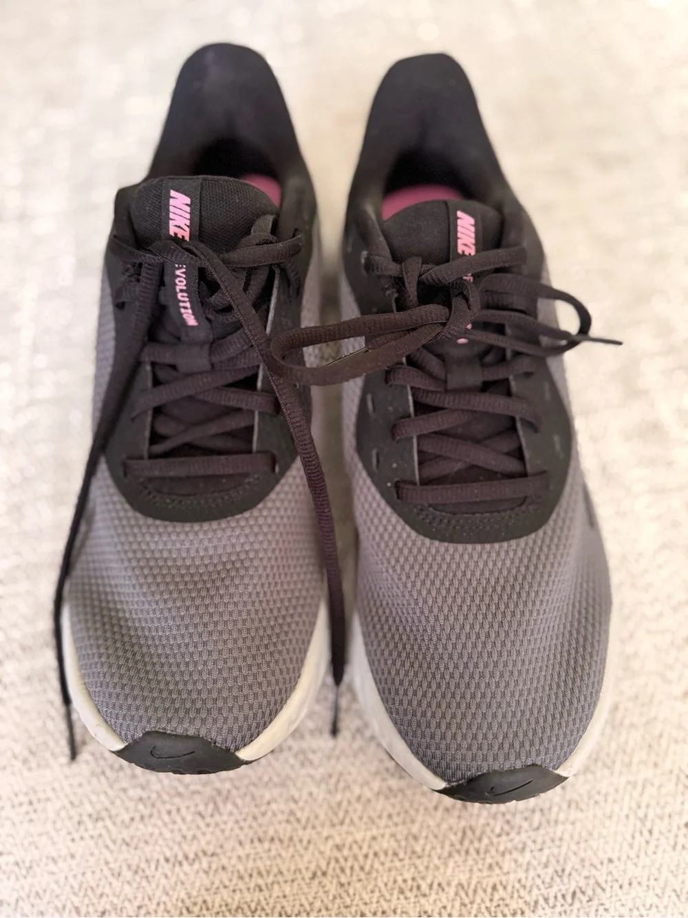 Nike Women’s Revolution 5 Running Shoes - Picture 2 of 6